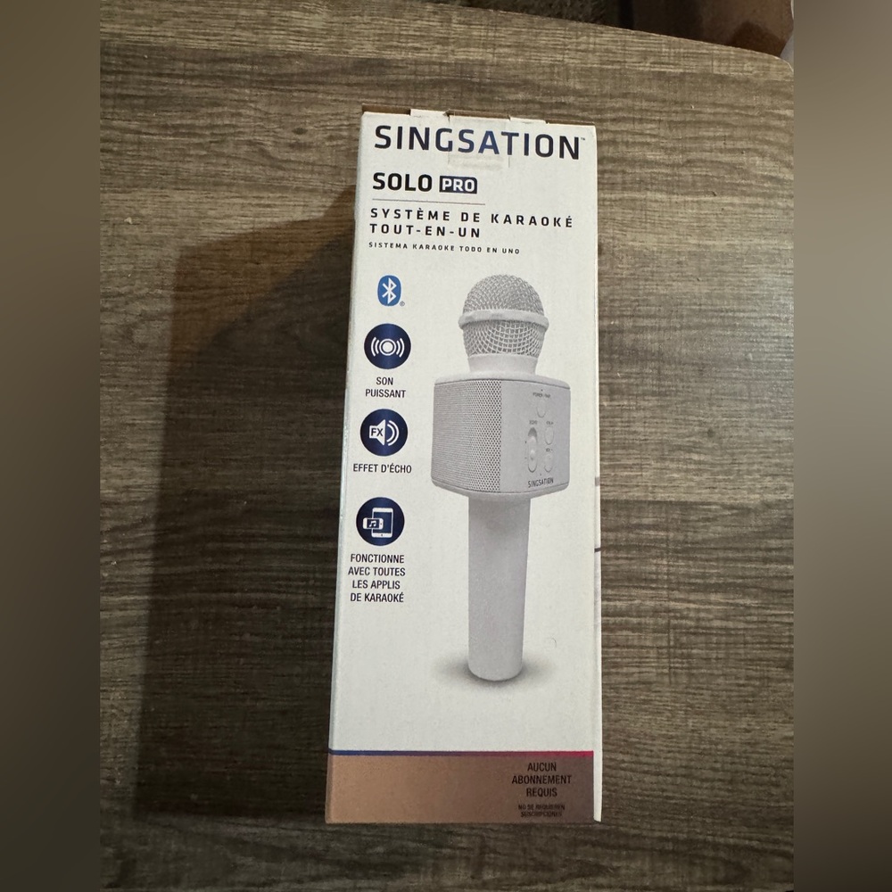 Solo Pro White Karaoke Microphone